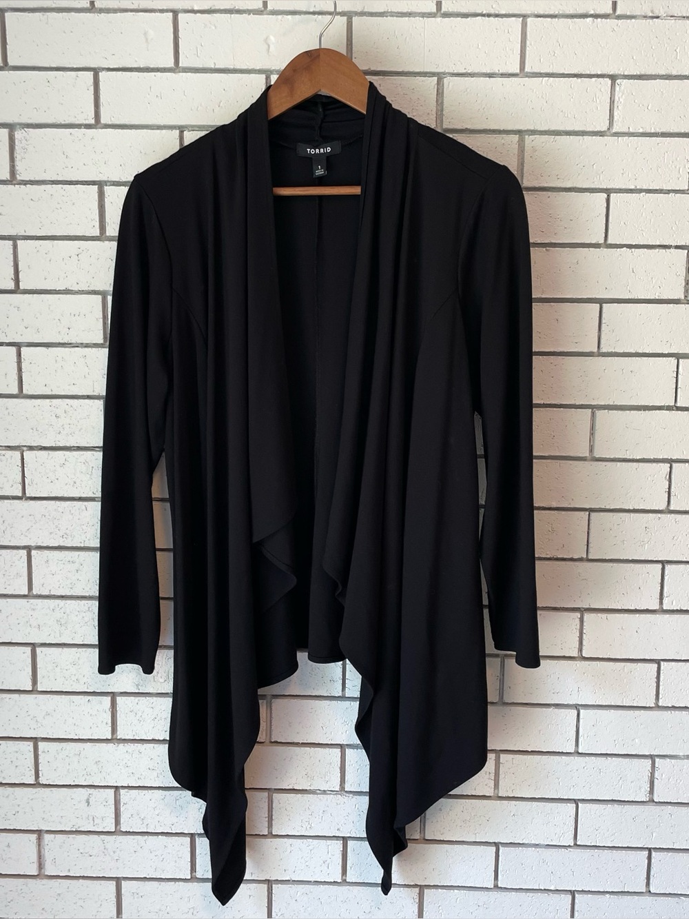 Torrid Black Open Front Draped Waterfall Cardigan Size 1 Plus‎